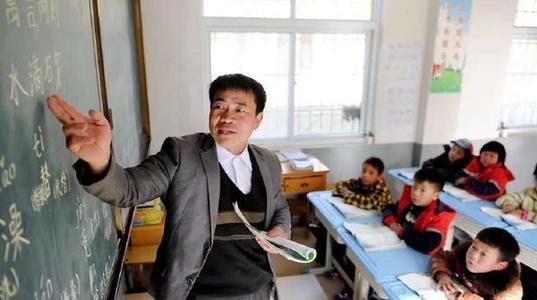 <em>鄉村</em><em>教師</em><em>張</em><em>玉</em><em>滾</em>，黑虎廟村有他在，一個孩子都不會失學