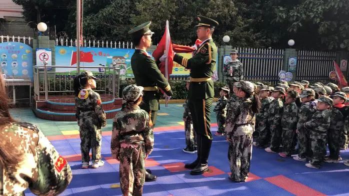 小小迷彩兵 大大軍營夢 ——龍穴街<em>幼兒園</em>“少兵小將”<em>愛國主義教育</em><em>活動</em>紀(jì)實(shí)