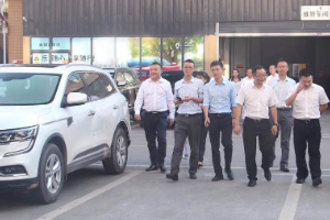 東風雷諾華西區<em>售后</em>會議暨東來·高飛onwaves水性<em>漆</em>快修推廣演示會