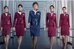 《中國機長》：<em>敬畏</em>生命 <em>敬畏</em>規(guī)章 <em>敬畏</em>責任（圖2）