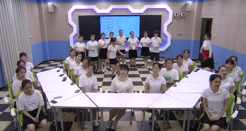 學生課堂展示《帕米爾，我的家鄉(xiāng)<em>多么</em>美》