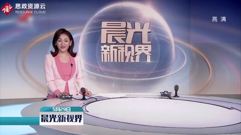中國游客在國外登機(jī)口客串播音員
