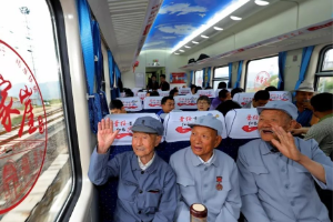<em>授課</em><em>圖片</em>—老區(qū)開出<em>幸福</em>車