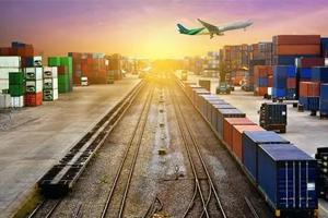 <em>鐵道</em><em>交通</em><em>運營</em><em>管理</em><em>專業</em>：《鐵路普通貨物運輸—項目5任務5 其他運輸費用》課程思政案例