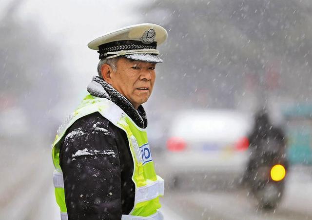 <em>授課</em><em>圖片</em>—潼關(guān)交警大隊民警：張宏倉 愛崗敬業(yè)用良心和<em>責(zé)任</em>干事