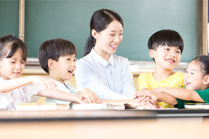 <em>法學</em>、<em>社會工作</em>、<em>漢語言</em><em>文學</em><em>專業</em>：《學前教育學—幼兒園環境創設》<em>課程</em><em>思</em><em>政</em><em>案例</em>