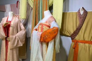 漢服—漢民族<em>的</em>傳統(tǒng)服飾