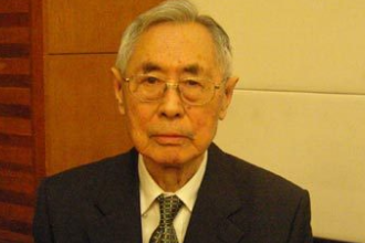 劉玉清—中國工程院院士、<em>放射</em>-醫(yī)學(xué)影像學(xué)專家