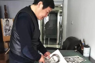 張欣—公安部刑偵專家、<em>全國</em><em>公安系統(tǒng)</em><em>一級(jí)</em><em>英雄模范</em>