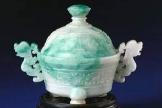 <em>中華</em><em>傳統(tǒng)文化</em>—翠夔耳獸面<em>紋</em>爐